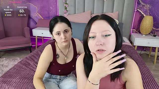 Snapshot of RuthHalll chatting on 07/18/26, 10:08 RuthHalll online show from 07/18/26, 10:08