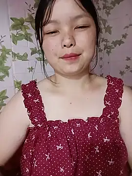 Snapshot of Linna-bae chatting on 07/14/26, 10:54 Linna-bae online show from 07/14/26, 10:54