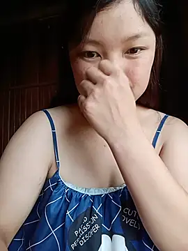 Snapshot of Linna-bae chatting on 07/18/26, 09:13 Linna-bae online show from 07/18/26, 09:13