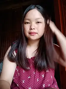 Snapshot of Linna-bae chatting on 07/23/26, 12:24 Linna-bae online show from 07/23/26, 12:24
