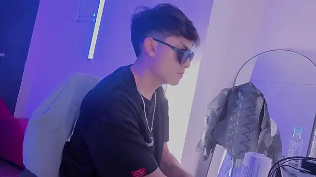 Snapshot of angel_still_ chatting on 07/15/26, 04:56 angel still online show from 07/15/26, 04:56