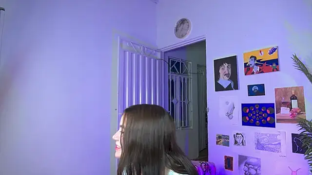 Snapshot of Moon-Pixie chatting on 06/05/26, 05:36 Moon-Pixie online show from 06/05/26, 05:36