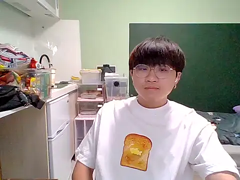 Snapshot of Yang_571 chatting on 07/09/26, 03:05 Yang 571 online show from 07/09/26, 03:05
