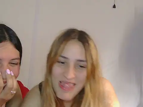 Snapshot of sweet_melatina chatting on 07/16/26, 03:40 sweet melatina online show from 07/16/26, 03:40