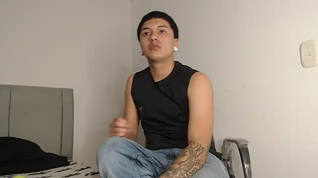 Owenn  blueee online show from 06/26/26, 04:17