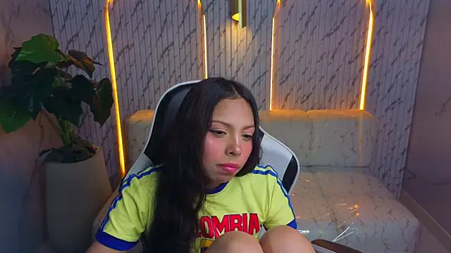 Snapshot of samantha_tx_ chatting on 06/17/26, 03:09 samantha tx online show from 06/17/26, 03:09
