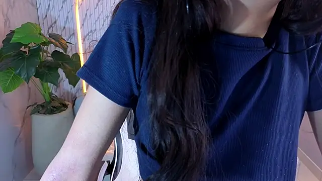 Snapshot of samantha_tx_ chatting on 07/14/26, 10:32 samantha tx online show from 07/14/26, 10:32