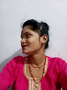Snapshot of Monika_1157 chatting on 06/05/26, 07:41 Monika 1157 online show from 06/05/26, 07:41