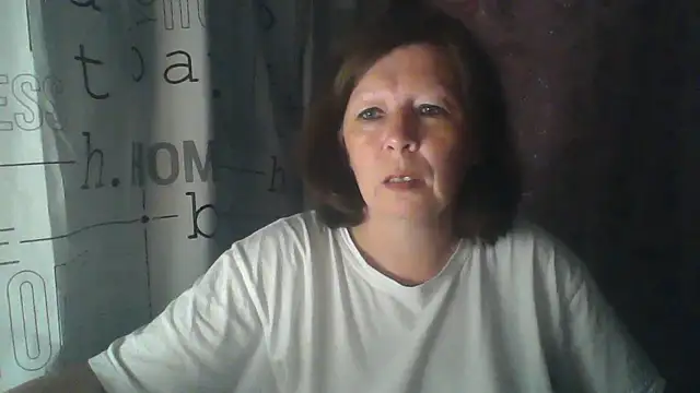 Snapshot of Schastlivaya43 chatting on 06/15/26, 06:43 Schastlivaya43 online show from 06/15/26, 06:43