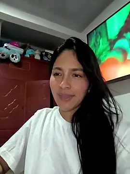 Snapshot of SophiCastro09_ chatting on 06/21/26, 12:46 SophiCastro09 online show from 06/21/26, 12:46