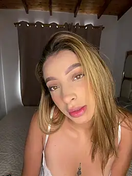 Snapshot of Sofiaacam chatting on 08/07/26, 12:51 Sofiaacam online show from 08/07/26, 12:51