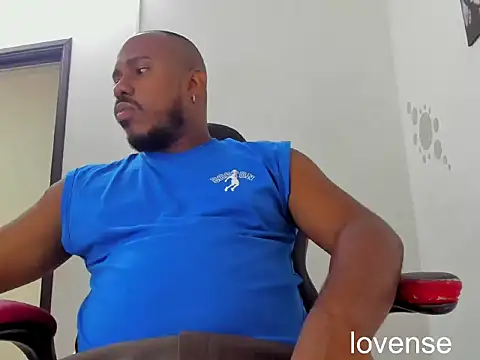 Snapshot of AlessandroHammed chatting on 06/18/26, 04:22 AlessandroHammed online show from 06/18/26, 04:22
