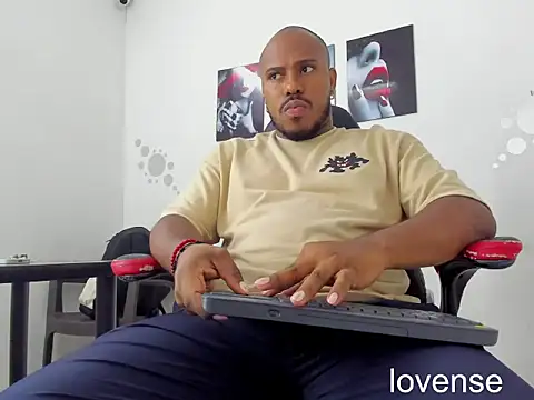 Snapshot of AlessandroHammed chatting on 07/10/26, 02:41 AlessandroHammed online show from 07/10/26, 02:41