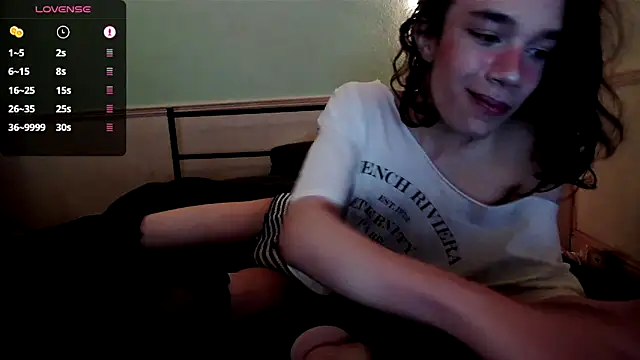 Snapshot of Straything chatting on 06/15/26, 08:55 Straything online show from 06/15/26, 08:55