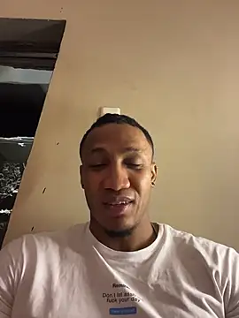 Snapshot of LoganVarela chatting on 07/21/26, 01:19 LoganVarela online show from 07/21/26, 01:19