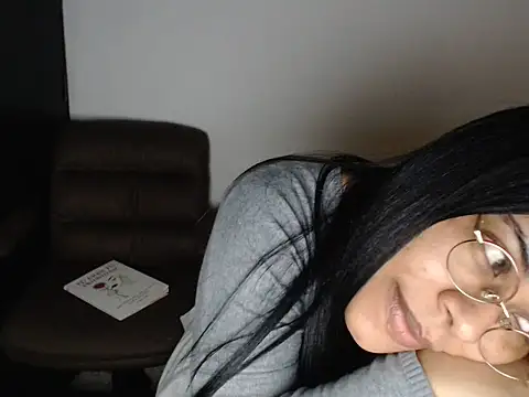 Lara-win online show from 06/11/26, 12:43