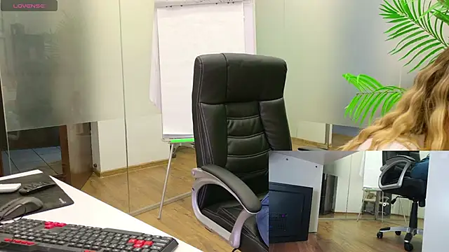 Snapshot of BabesGoWild chatting on 01/21/25, 09:04 BabesGoWild online show from 01/21/25, 09:04