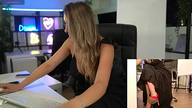 Snapshot of BabesGoWild chatting on 06/18/26, 04:57 BabesGoWild online show from 06/18/26, 04:57