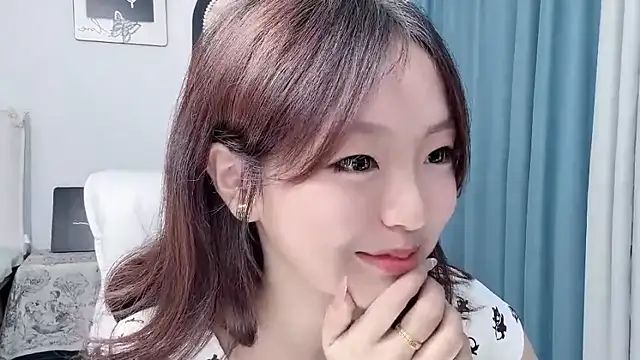 Snapshot of wenwen8888 chatting on 07/05/26, 04:19 wenwen8888 online show from 07/05/26, 04:19