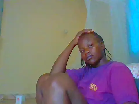 Snapshot of candycrusha chatting on 06/14/26, 06:04 candycrusha online show from 06/14/26, 06:04