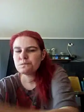 Snapshot of GoldenWifee chatting on 06/17/26, 05:32 GoldenWifee online show from 06/17/26, 05:32