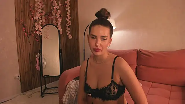 Snapshot of Bella__Kallen chatting on 07/03/26, 09:27 Bella Kallen online show from 07/03/26, 09:27