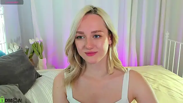 Snapshot of Chloe-Deccer chatting on 07/25/26, 01:04 Chloe-Deccer online show from 07/25/26, 01:04