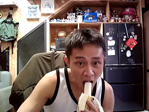 Snapshot of deansu0819 chatting on 06/06/26, 10:53 deansu0819 online show from 06/06/26, 10:53
