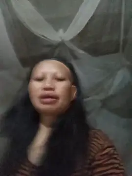 Snapshot of Ila-min chatting on 06/18/26, 03:27 Ila-min online show from 06/18/26, 03:27