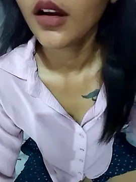 Miss-cutee online show from 06/17/26, 06:42