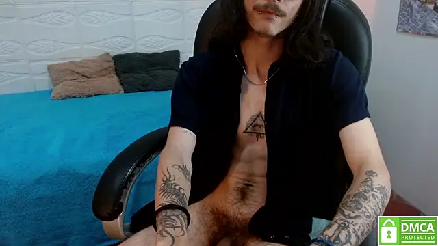 Snapshot of bigcock_robert chatting on 07/21/26, 08:33 bigcock robert online show from 07/21/26, 08:33