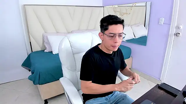 Snapshot of Ethan12_ chatting on 06/16/26, 03:20 Ethan12 online show from 06/16/26, 03:20
