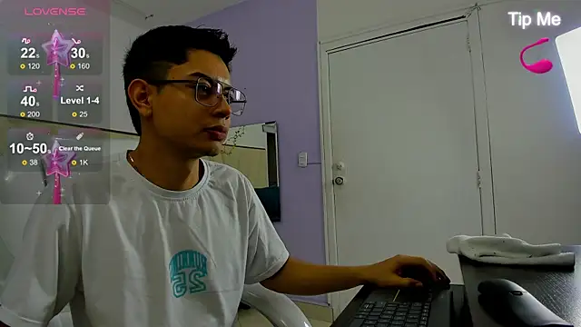 Snapshot of Ethan12_ chatting on 07/05/26, 03:23 Ethan12 online show from 07/05/26, 03:23