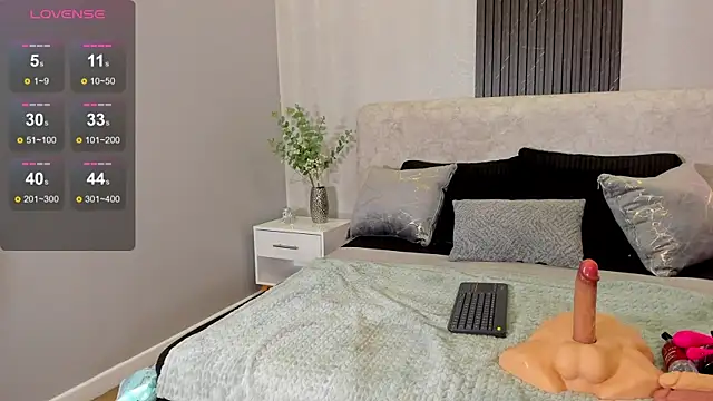 Lilii Peach online show from 07/25/26, 12:09