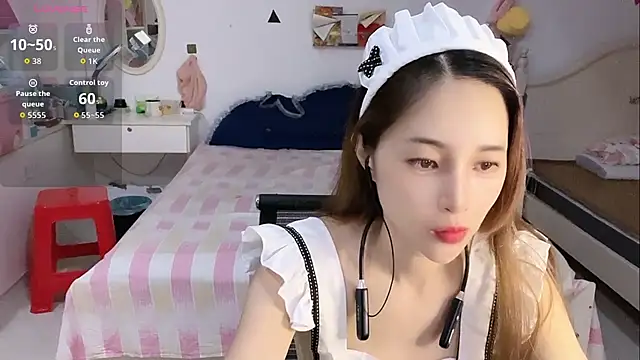 Snapshot of miaomiao-99 chatting on 07/11/26, 02:03 miaomiao-99 online show from 07/11/26, 02:03