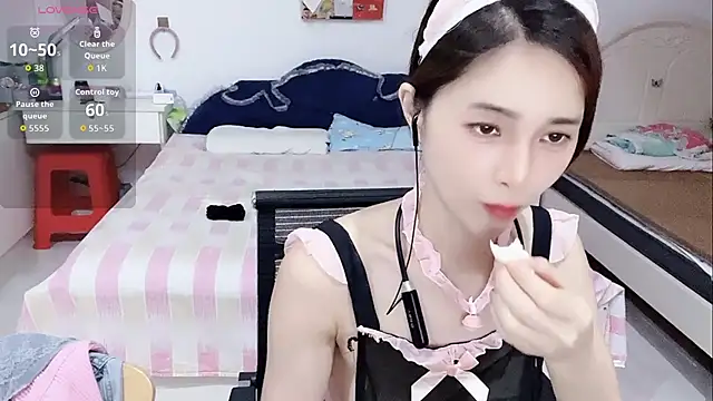 Snapshot of miaomiao-99 chatting on 07/17/26, 04:30 miaomiao-99 online show from 07/17/26, 04:30