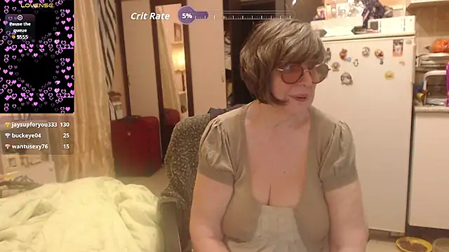 Snapshot of Sharon_Amore chatting on 05/04/26, 11:01 Sharon Amore online show from 05/04/26, 11:01