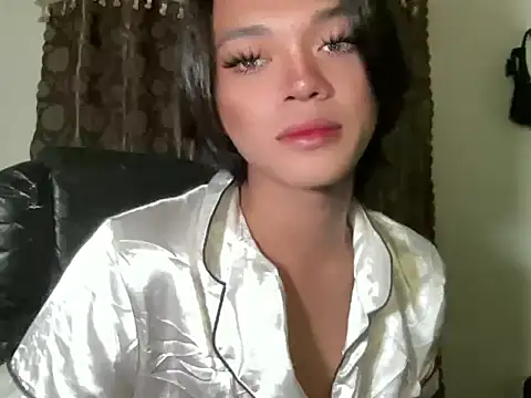 Justine0419 online show from 06/10/26, 07:02
