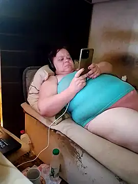 Snapshot of oksana72 chatting on 07/17/26, 08:32 oksana72 online show from 07/17/26, 08:32