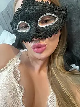 AlexandraMoore03 online show from 07/06/26, 07:27