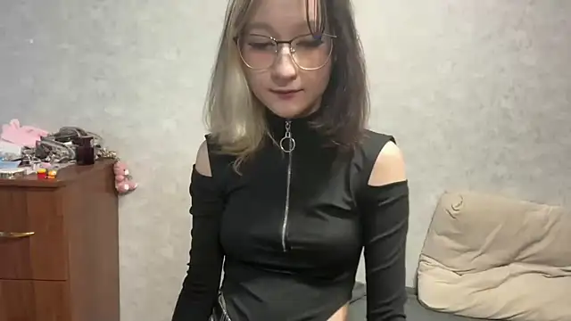 Snapshot of Lilfain_baby chatting on 06/29/26, 12:05 Lilfain baby online show from 06/29/26, 12:05