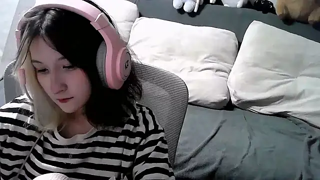 Snapshot of Lilfain_baby chatting on 07/18/26, 12:20 Lilfain baby online show from 07/18/26, 12:20