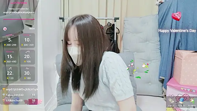 Snapshot of MIUMiU_Fly chatting on 07/17/26, 07:15 MIUMiU Fly online show from 07/17/26, 07:15