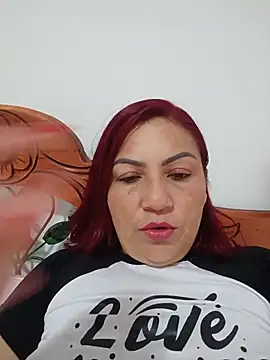 Agata Traviesa online show from 07/04/26, 01:28