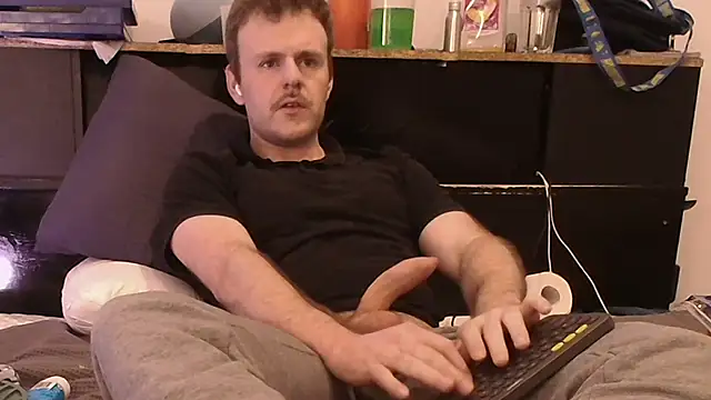 Snapshot of kinkyboipig chatting on 06/17/26, 07:44 kinkyboipig online show from 06/17/26, 07:44