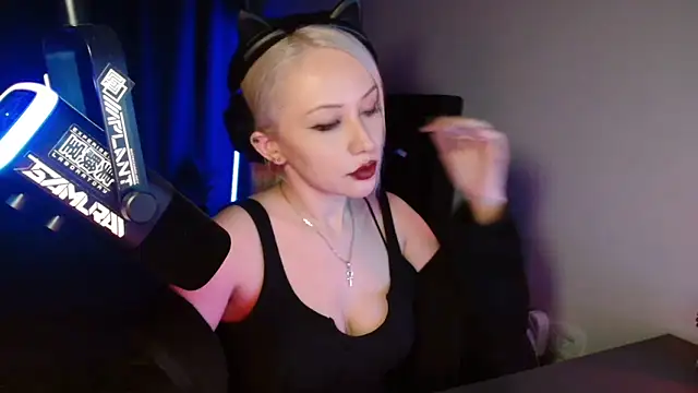 roxxyrowe online show from 06/13/26, 01:36