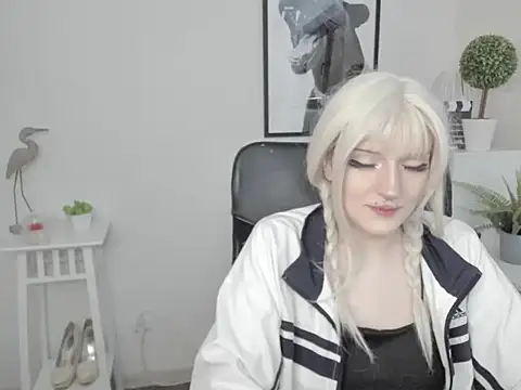 Snapshot of NikaDream chatting on 07/06/26, 12:35 NikaDream online show from 07/06/26, 12:35