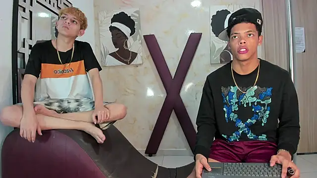 BLACK AND WHITET online show from 07/18/26, 01:32