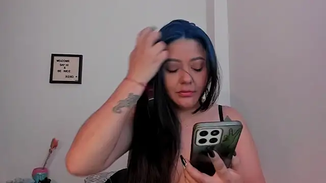 LauraToro  online show from 03/05/26, 09:11