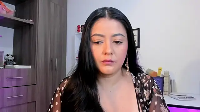 LauraToro  online show from 06/16/26, 01:36
